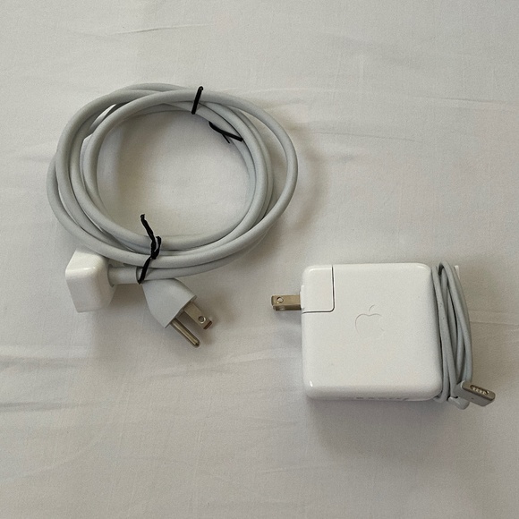 APPLE MacBook MagSafe Power Adapter/Charger & Extension Power Cord - Picture 1 of 7